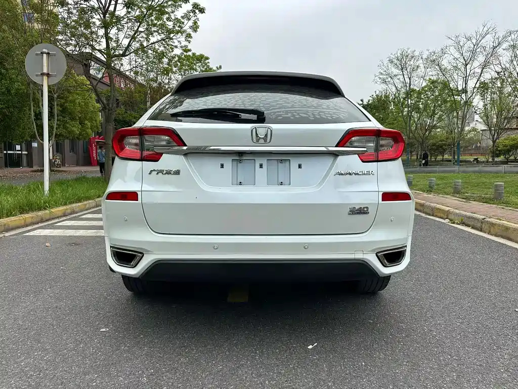 Honda Avancier — миниатюра 8