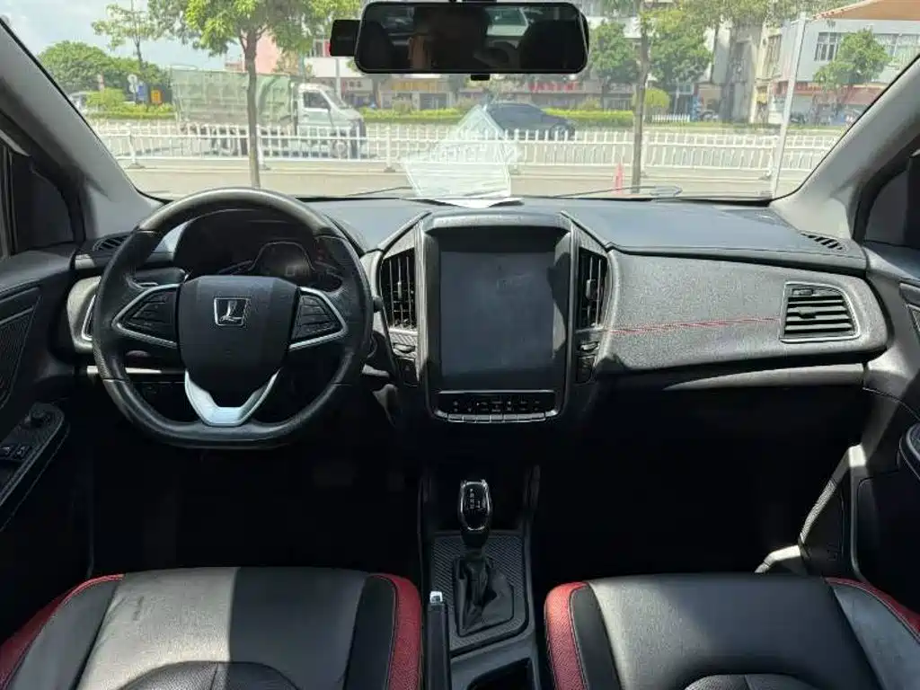 Luxgen U5 SUV — миниатюра 7
