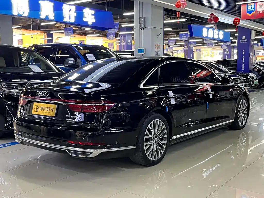 AUDI A8