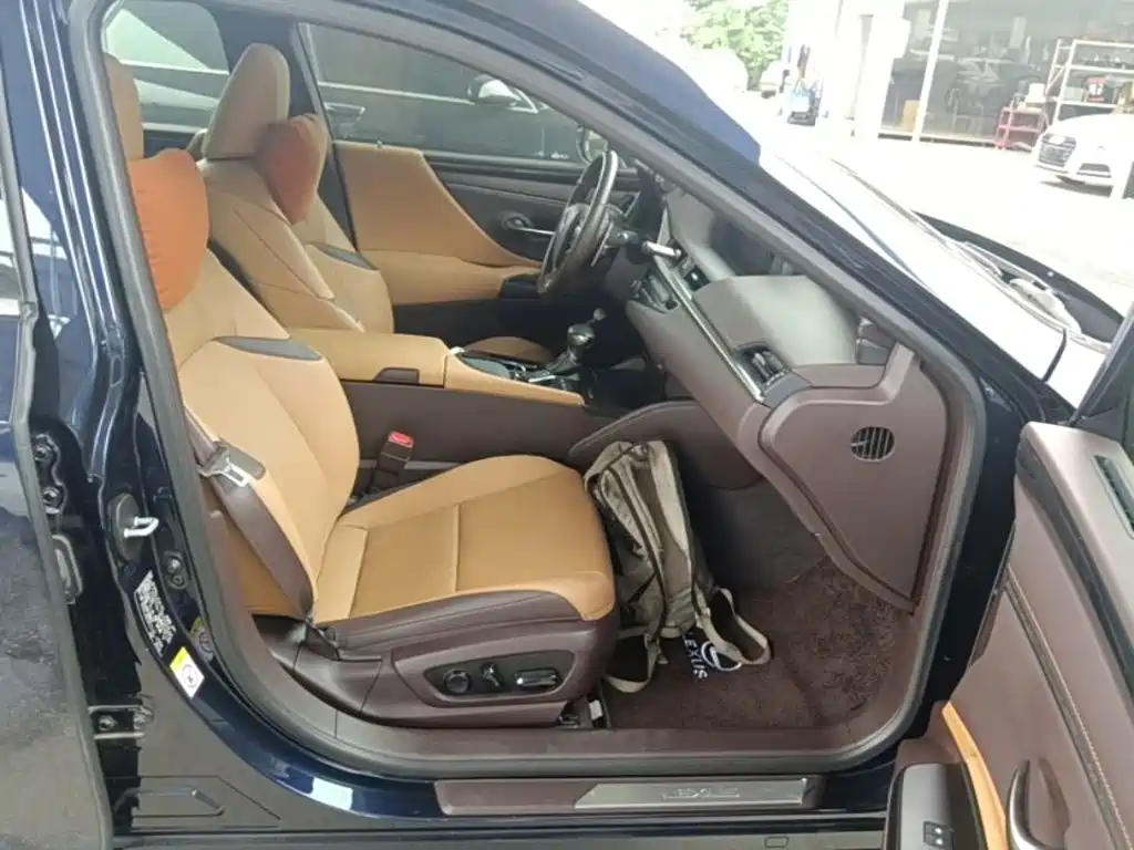 Lexus ES — миниатюра 25