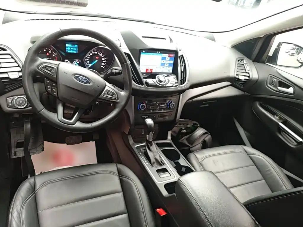 Ford Kuga — миниатюра 10