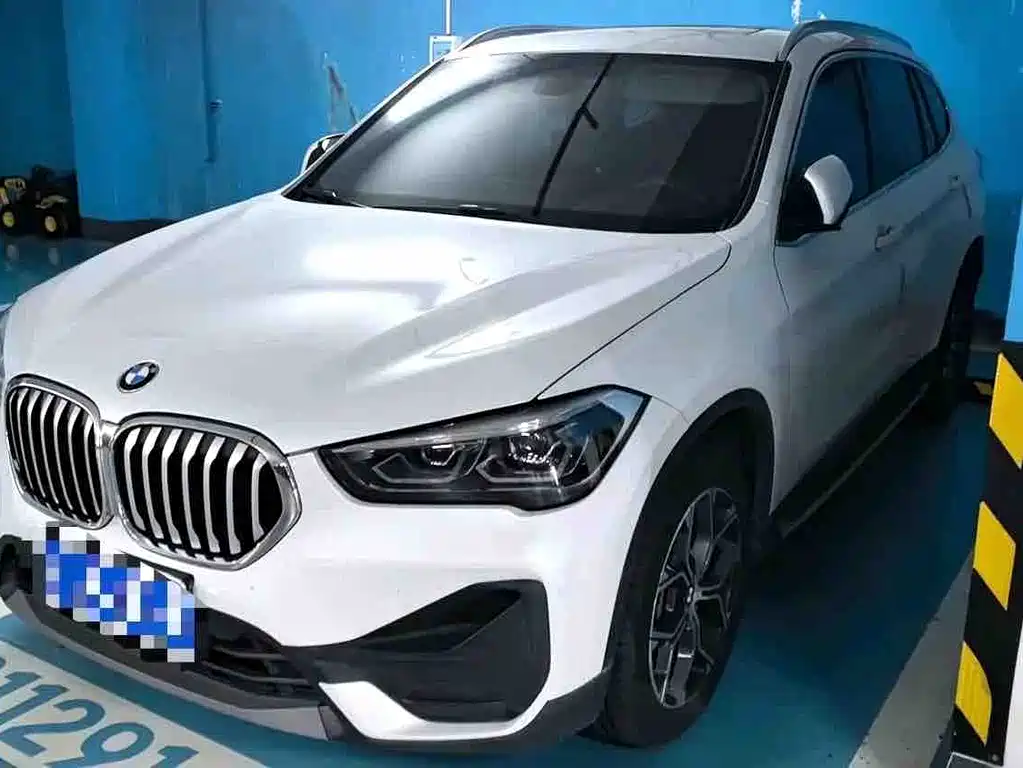 Купить BMW X1