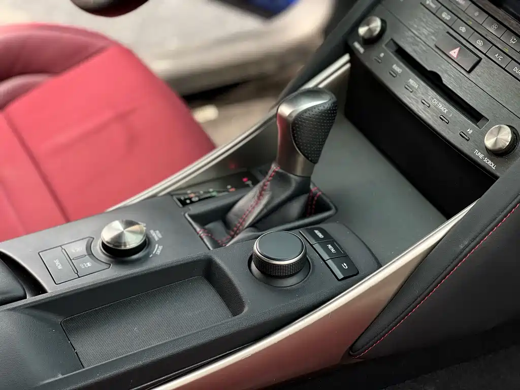 Lexus IS — миниатюра 7