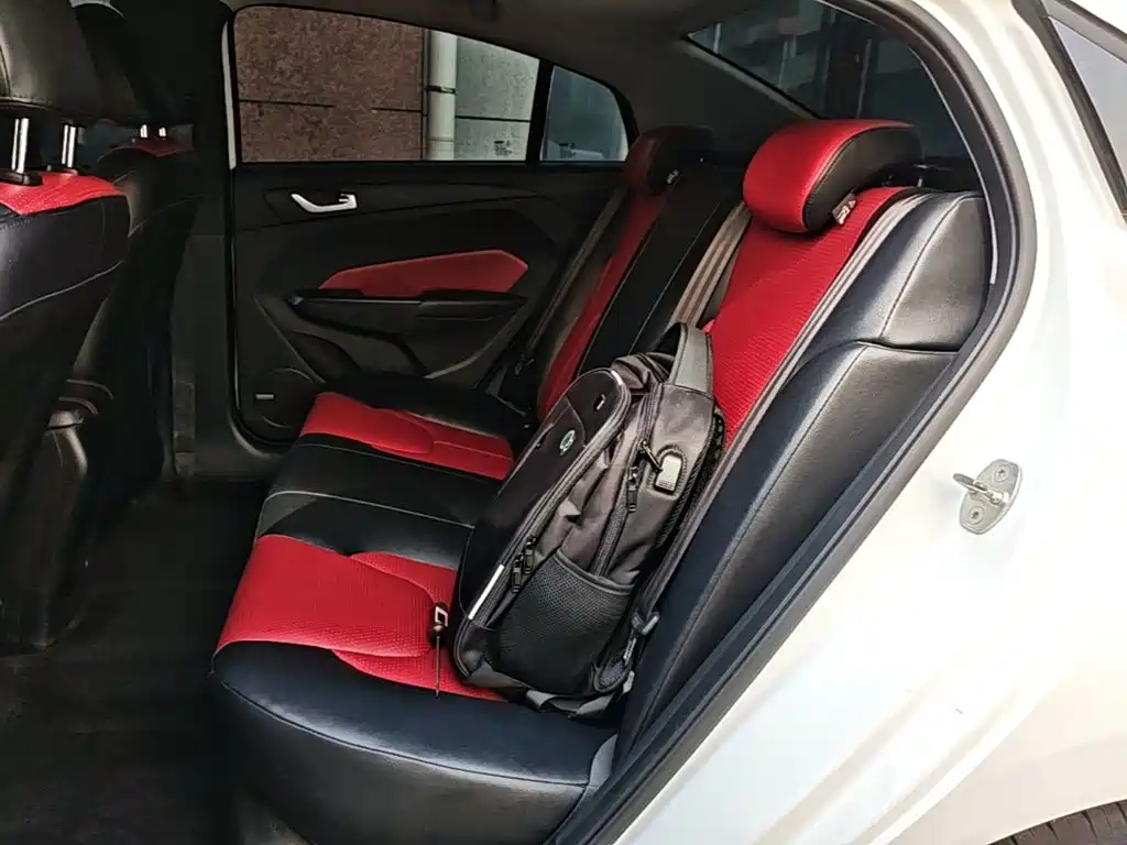 Chery Arrizo 5 — миниатюра 17