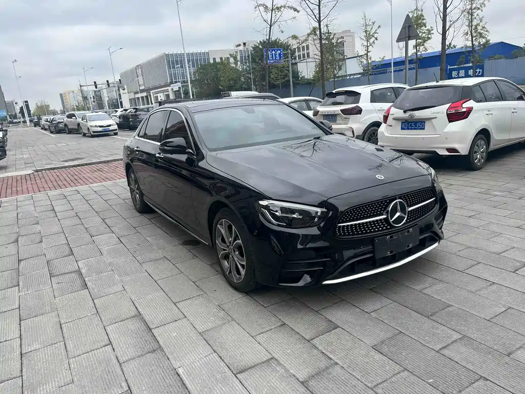 Mercedes-Benz E-Class — миниатюра 3