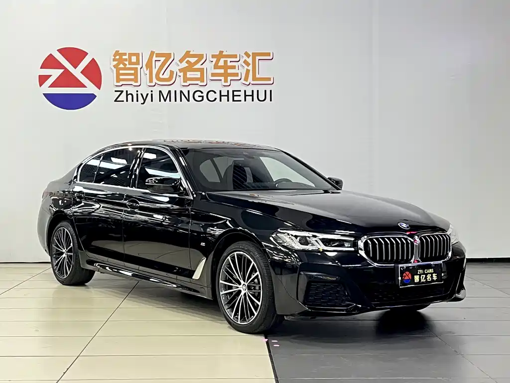 BMW 5 Series 2023 — фото 13