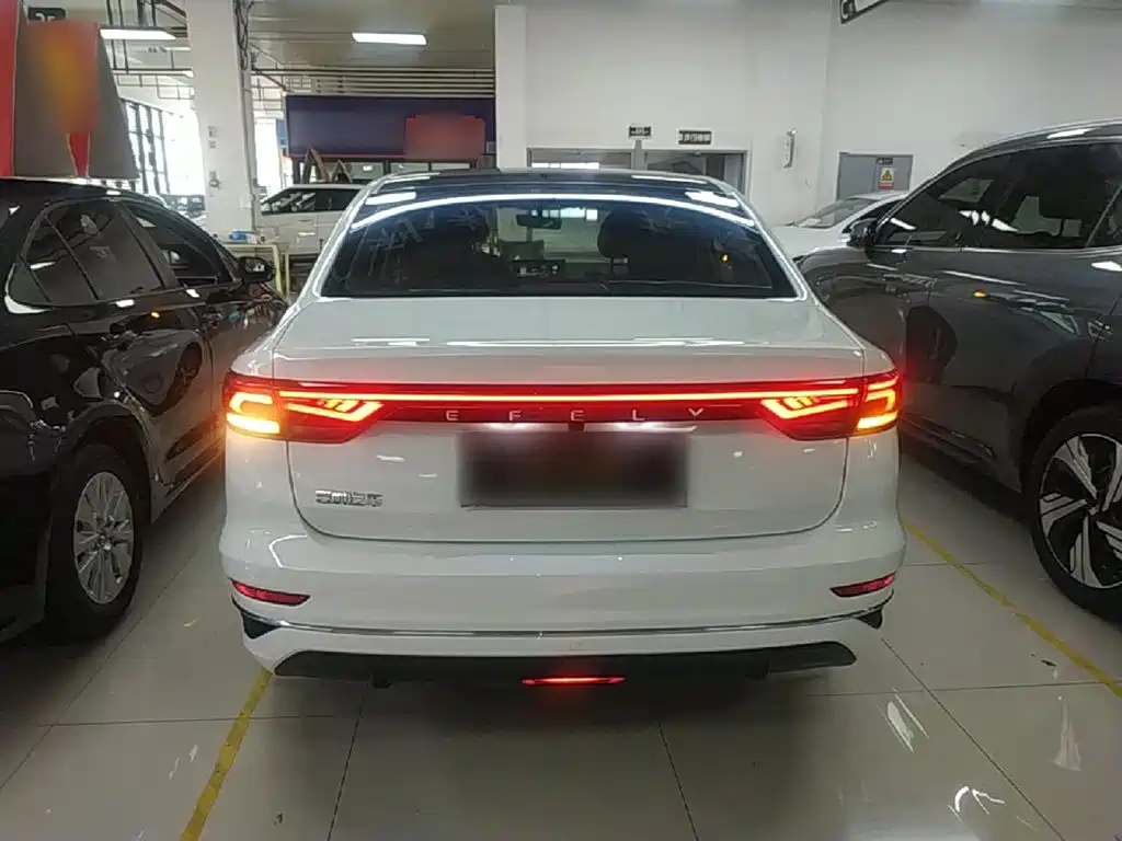 Geely Emgrand — миниатюра 6