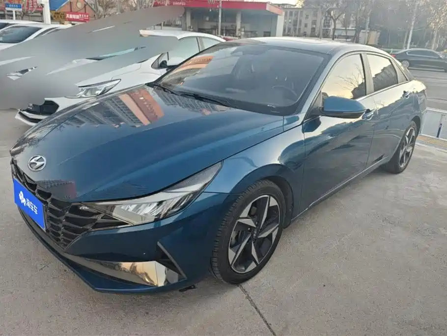 HYUNDAI ELANTRA
