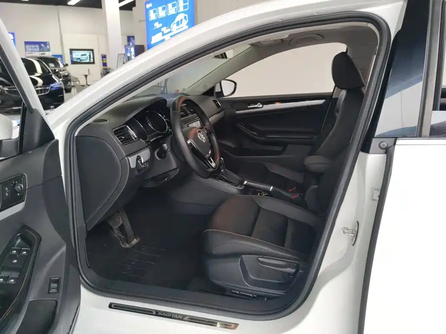 Volkswagen Sagitar — миниатюра 9