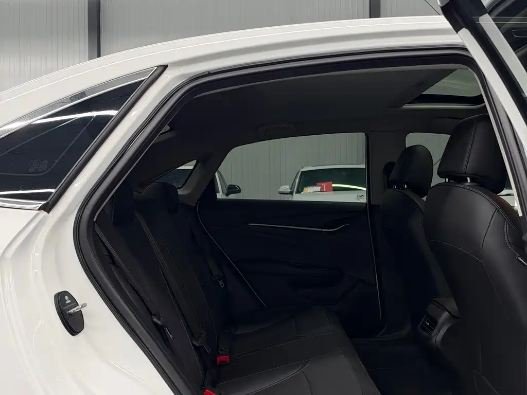 Buick Excelle — миниатюра 6
