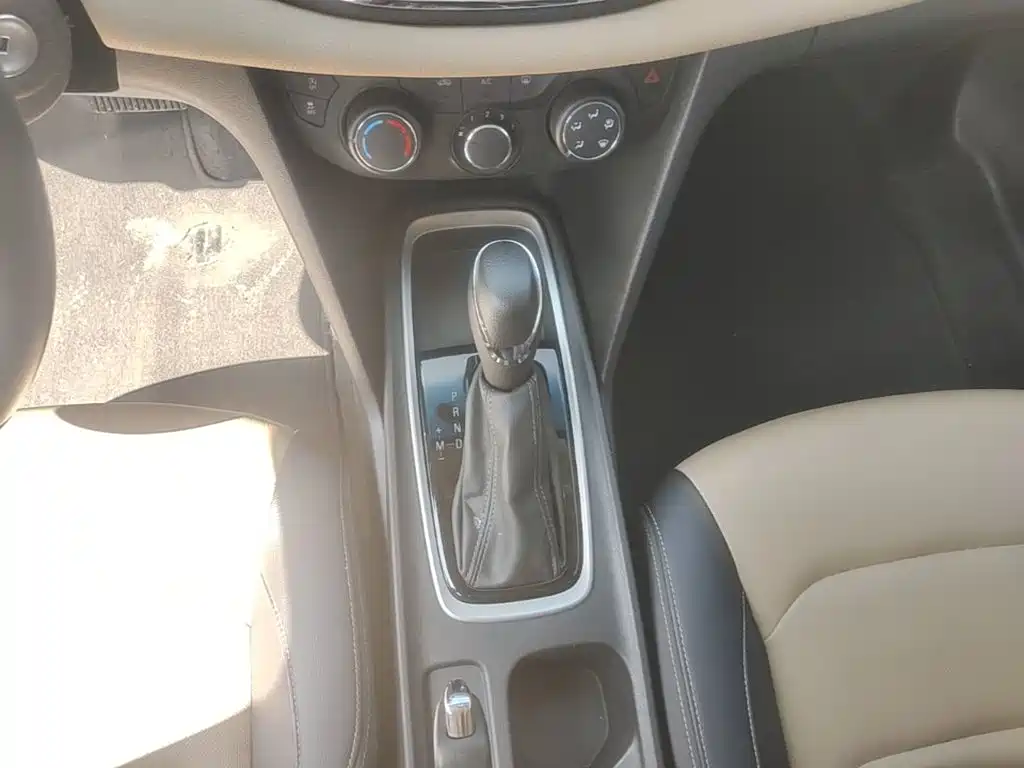 Chevrolet Monza — миниатюра 14