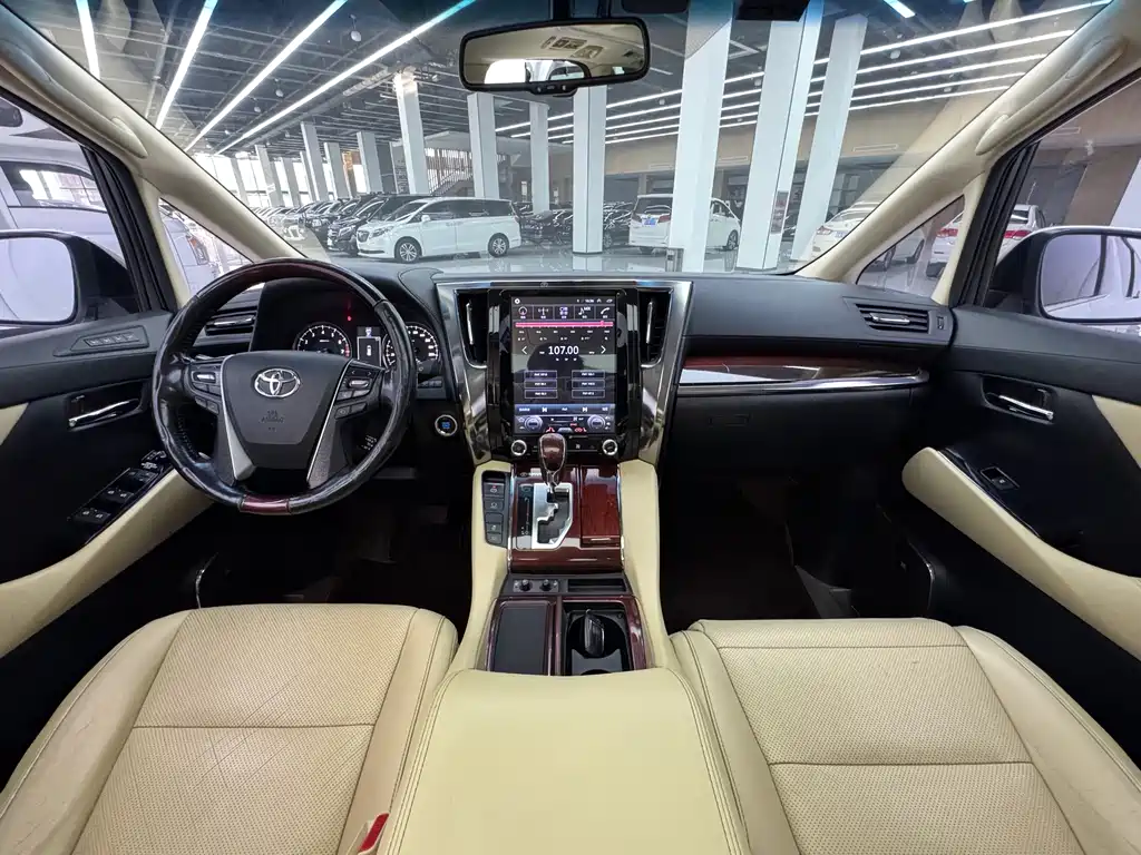 Toyota Alphard 2015 3.5L Luxury