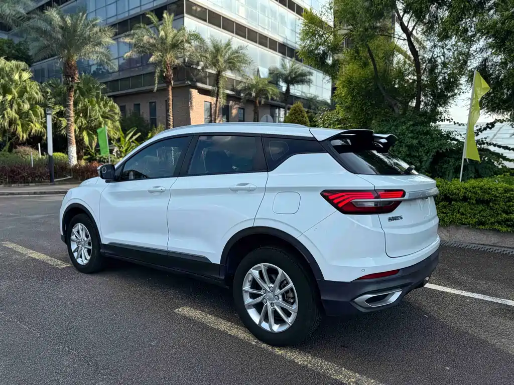 Geely Binyue — миниатюра 13