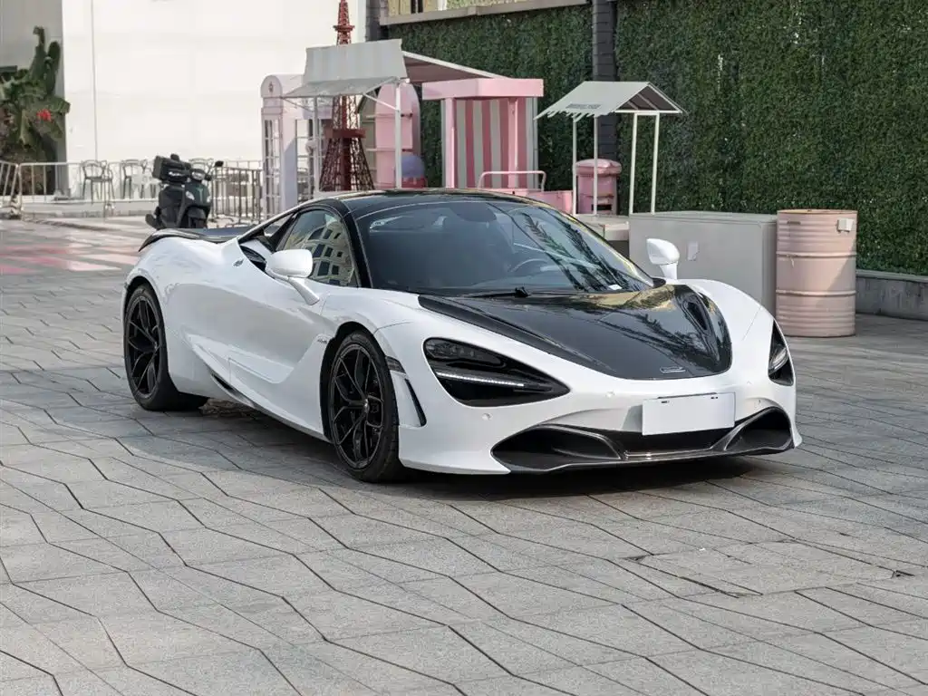MCLAREN 720S