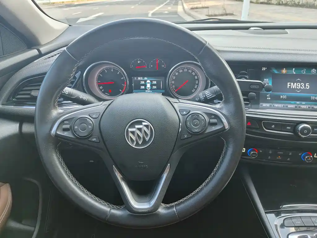 Buick Regal — миниатюра 9