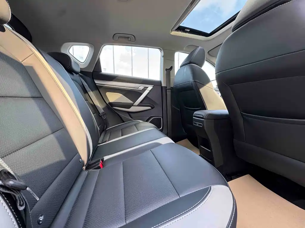 Geely Binyue — миниатюра 7