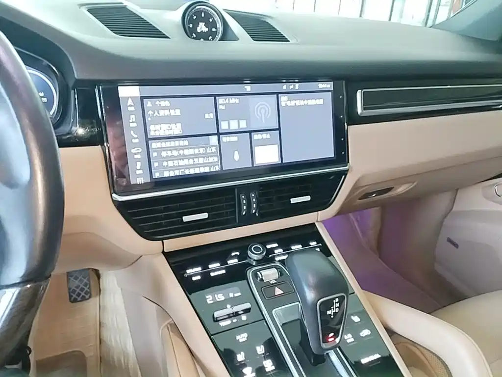 Porsche Cayenne — миниатюра 13