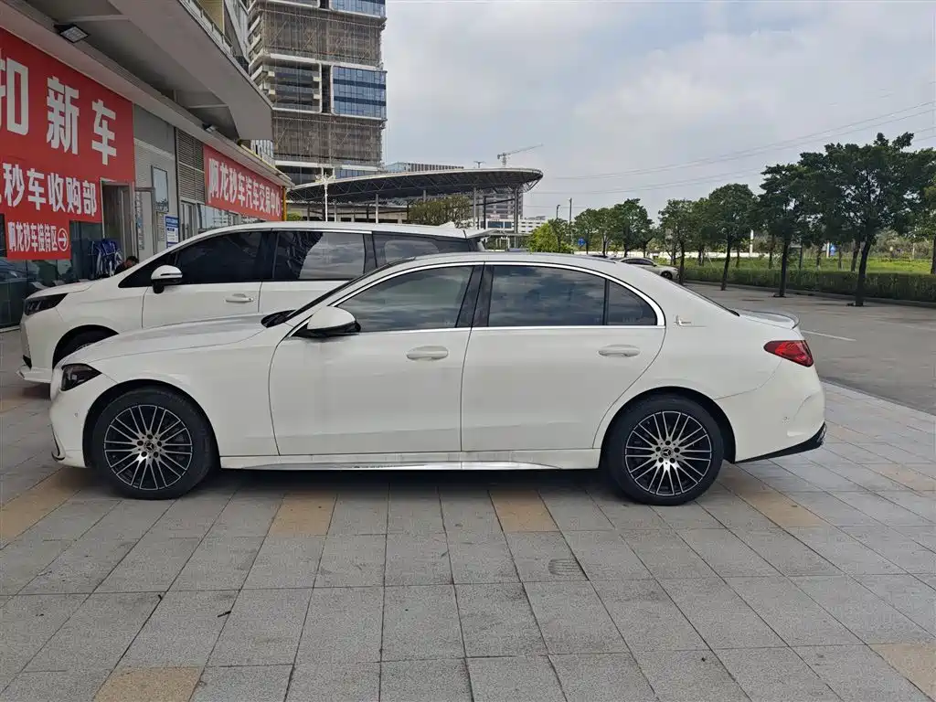 Mercedes-Benz C-Class — миниатюра 3