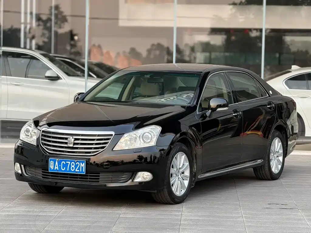 Toyota Crown 2011