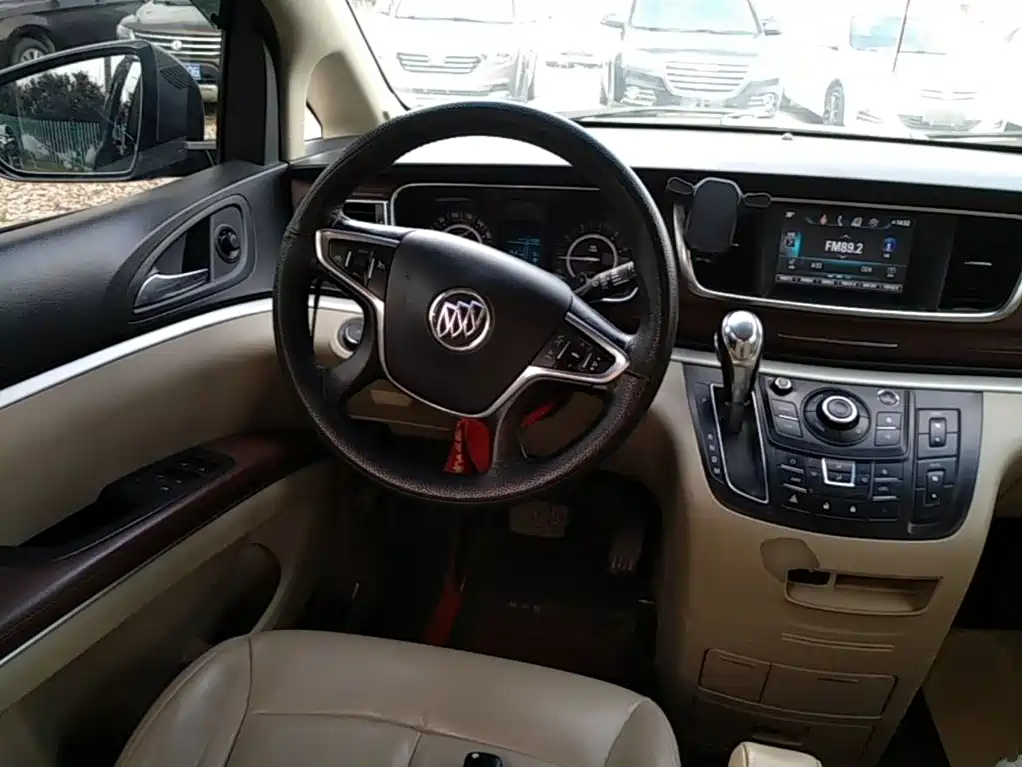 Buick GL8 — миниатюра 11