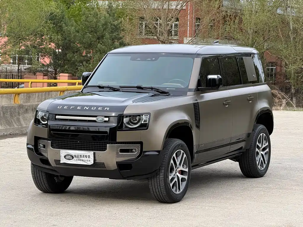 Land Rover Defender 2021
