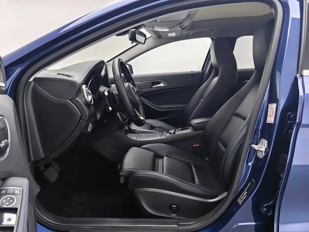 Mercedes-Benz GLA — миниатюра 10