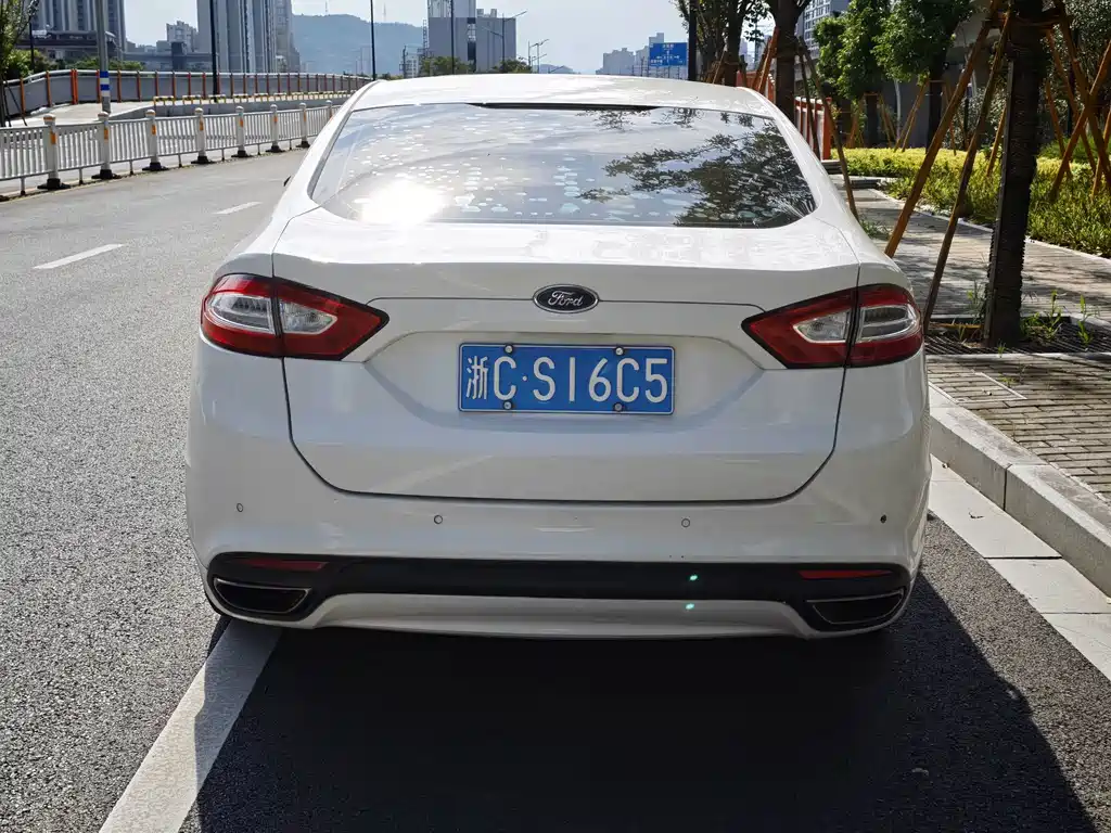 Ford Mondeo — миниатюра 8