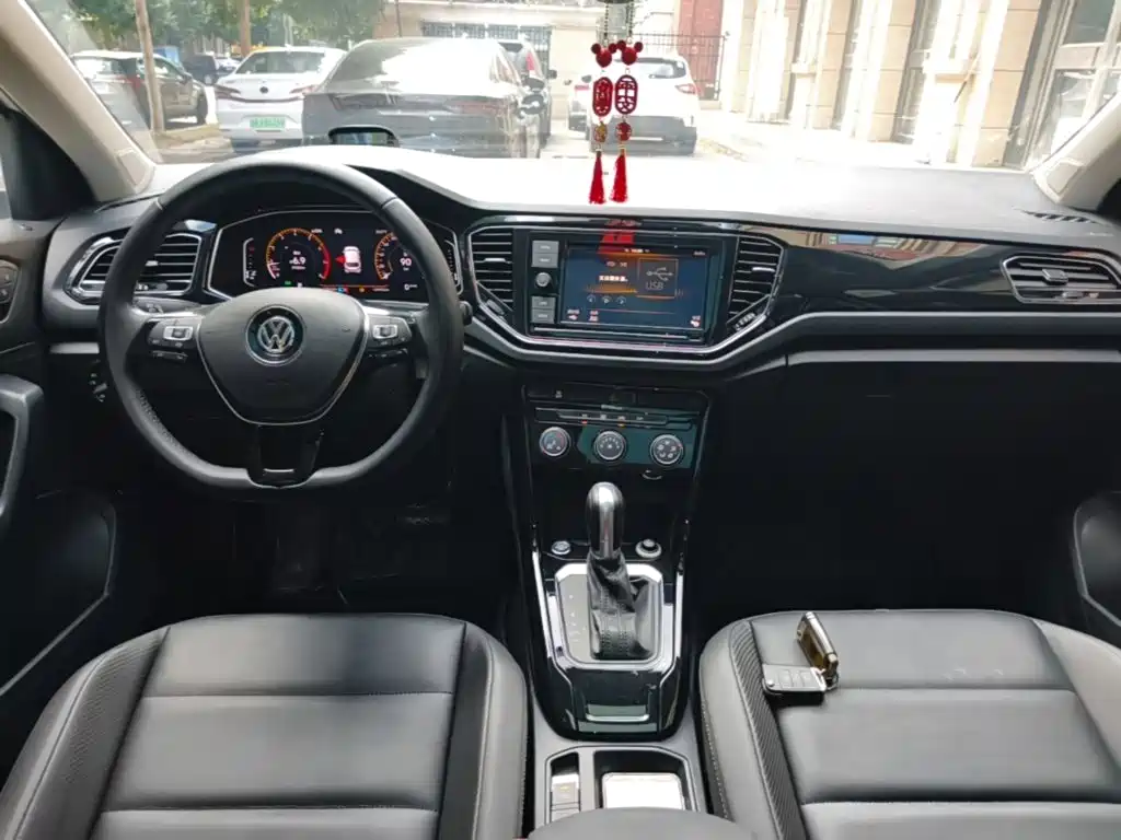Volkswagen T-Roc — миниатюра 10