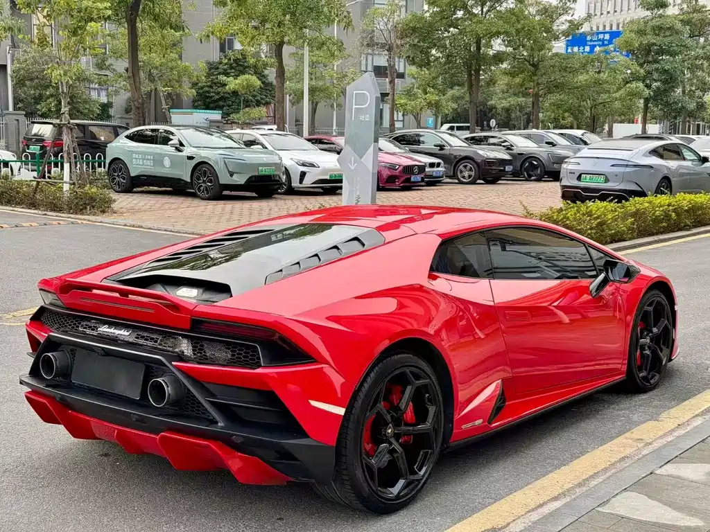 LAMBORGHINI HURACÁN