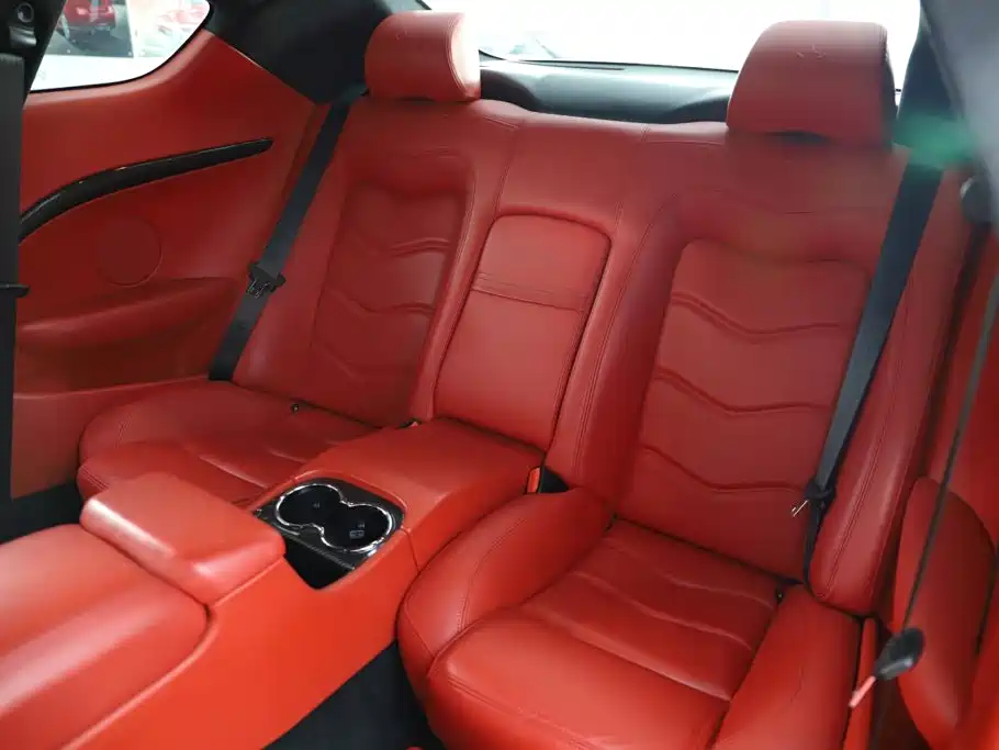 Maserati GranTurismo — миниатюра 7