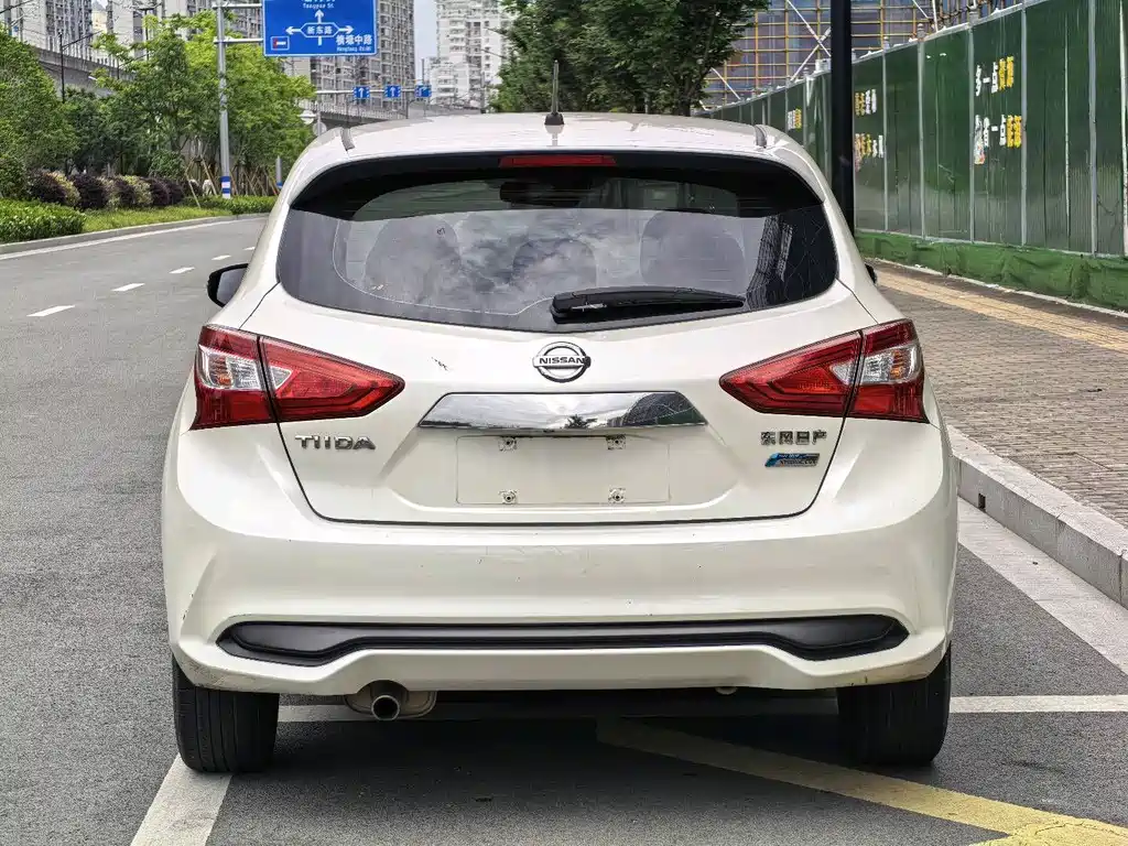 Nissan Tiida — миниатюра 11