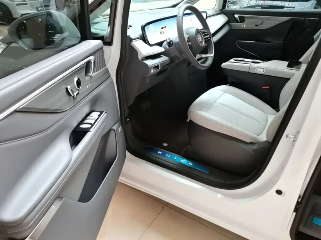Buick GL8 — миниатюра 16