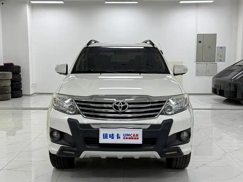 Toyota Fortuner — миниатюра 2