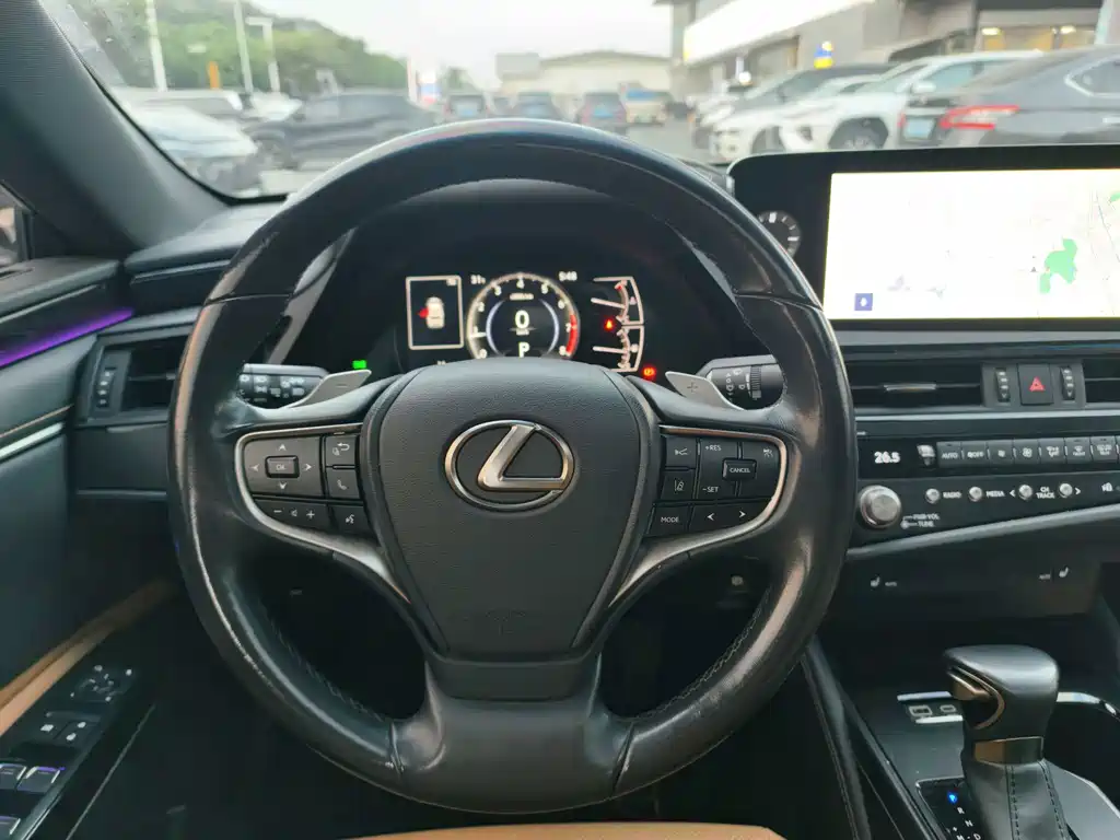 Lexus ES 2022 — фото 11