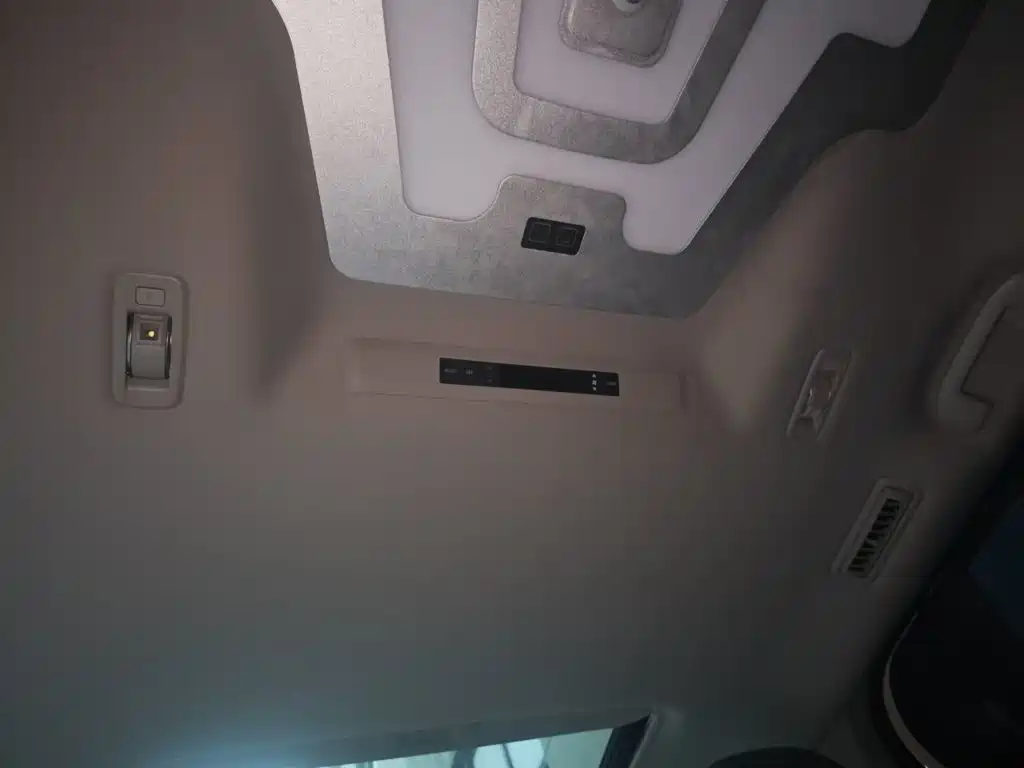 Toyota Sienna — миниатюра 14