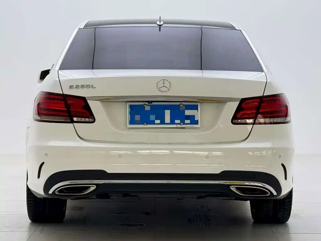Mercedes-Benz E-Class — миниатюра 5