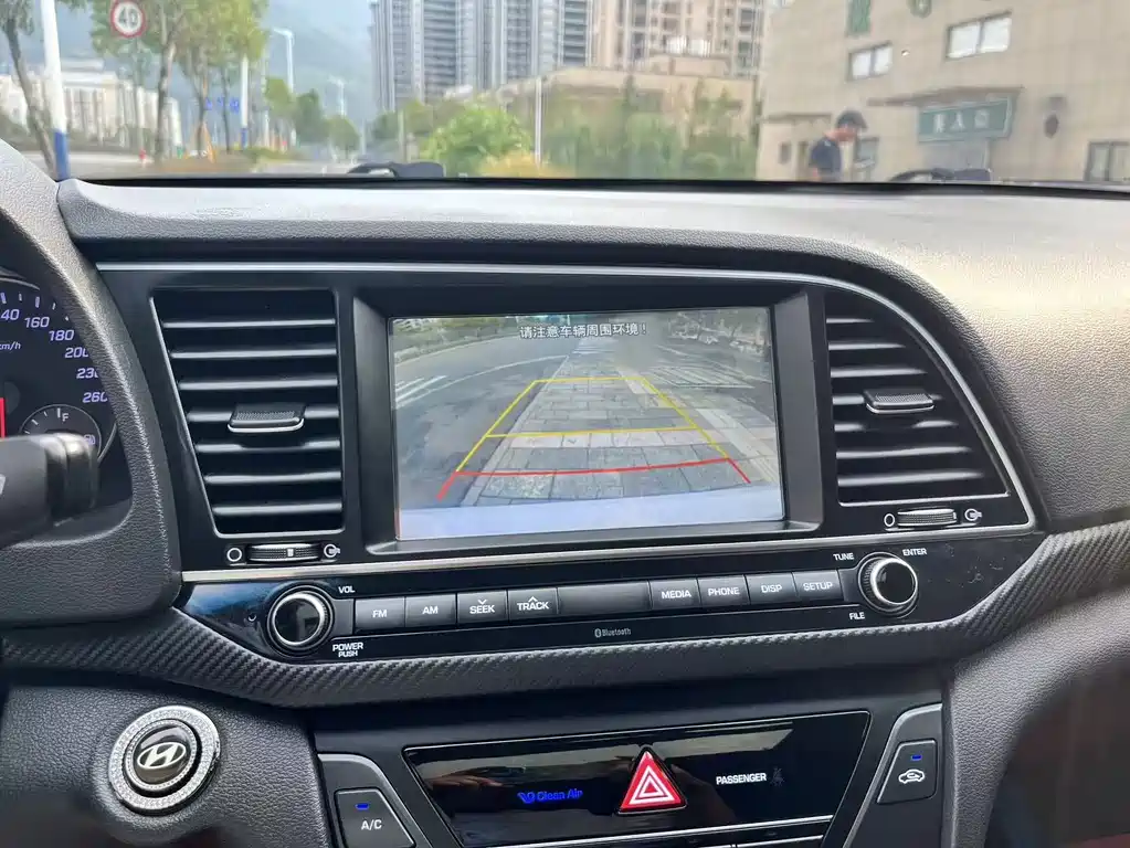 Hyundai Elantra — миниатюра 24