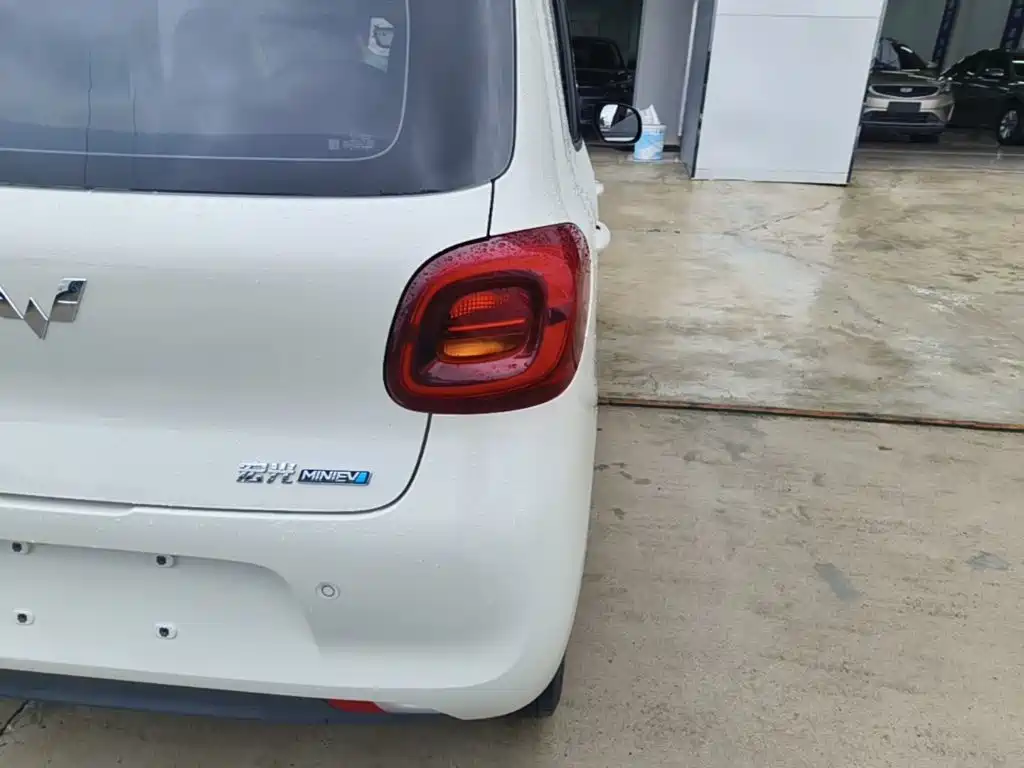 Wuling MINIEV — миниатюра 8