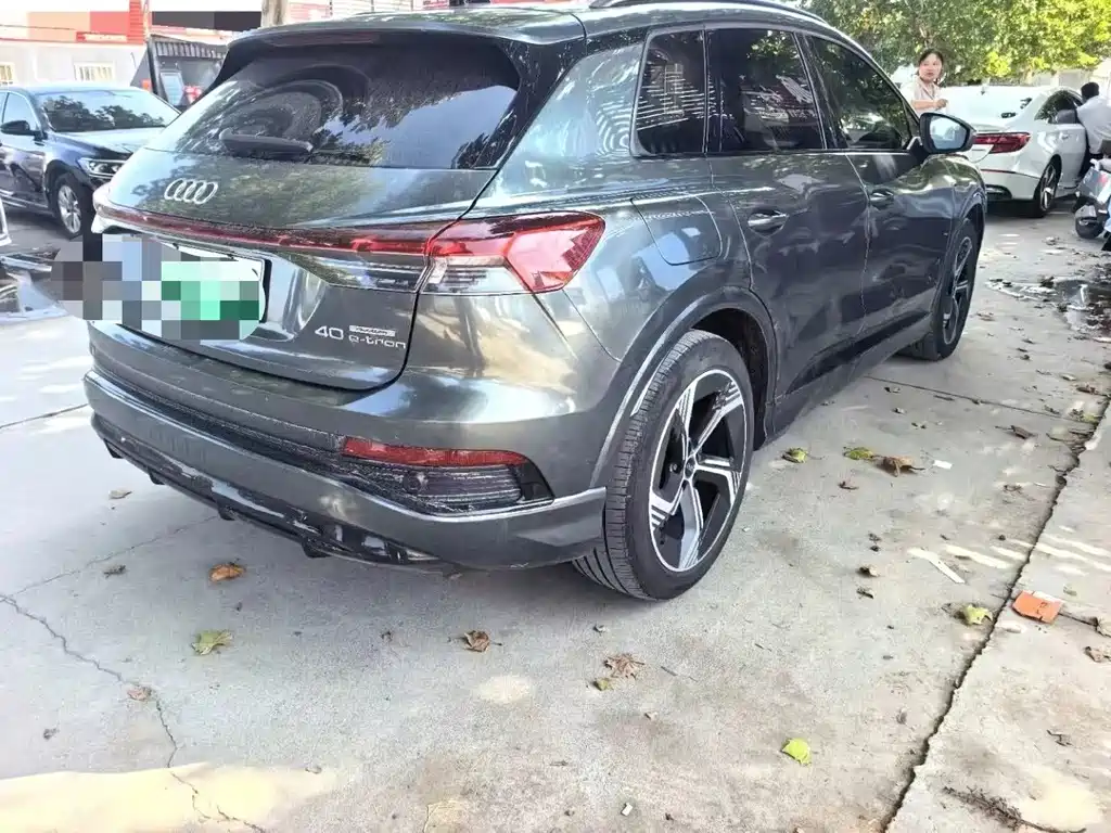 Audi Q4 e-tron — миниатюра 10