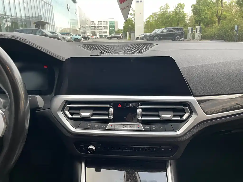 BMW 3 Series — миниатюра 9