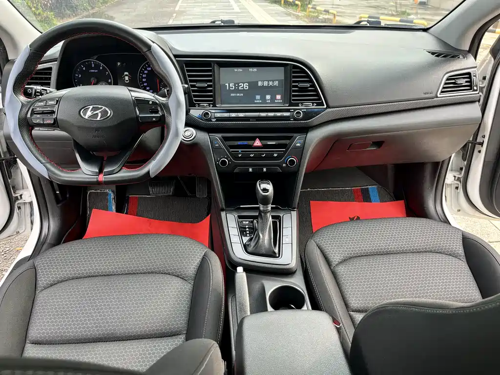 Hyundai Elantra — миниатюра 7