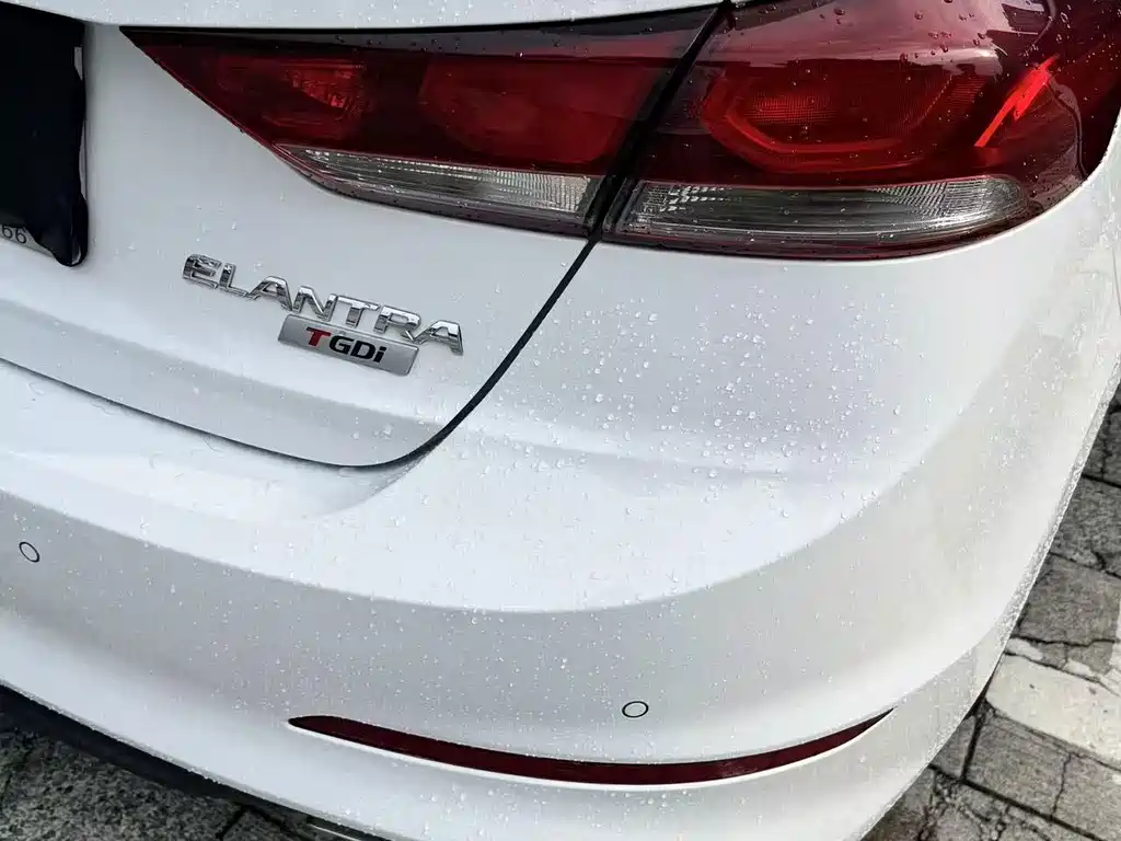 Hyundai Elantra — миниатюра 20