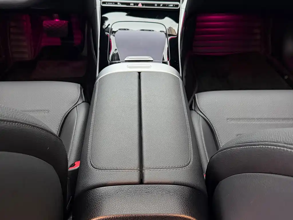 Mercedes-Benz C-Class 2023 — фото 20