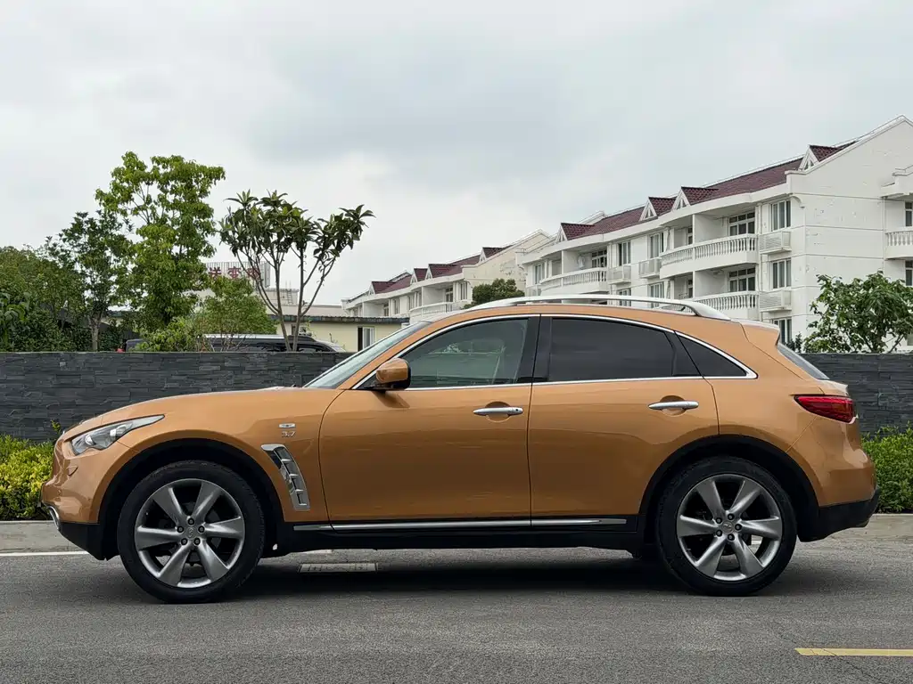 Infiniti QX70 2013 3.7L