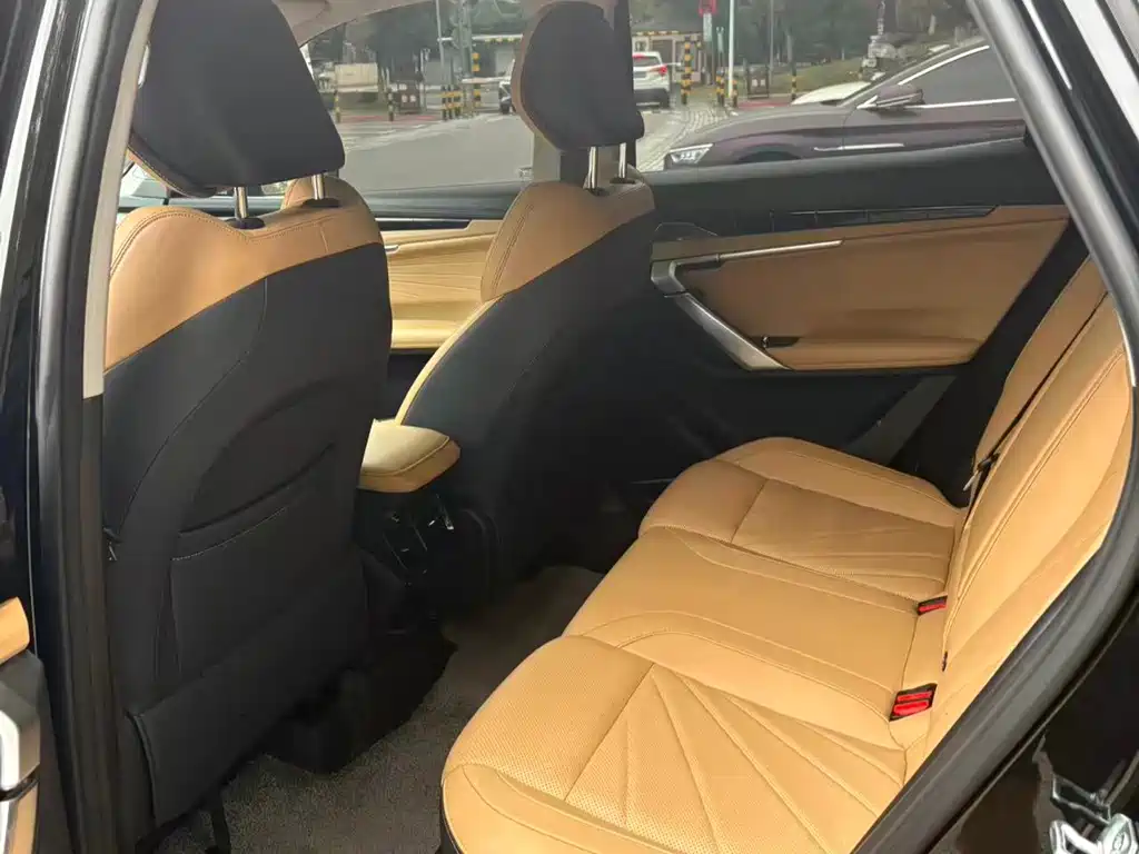 Geely Boyue L — миниатюра 7