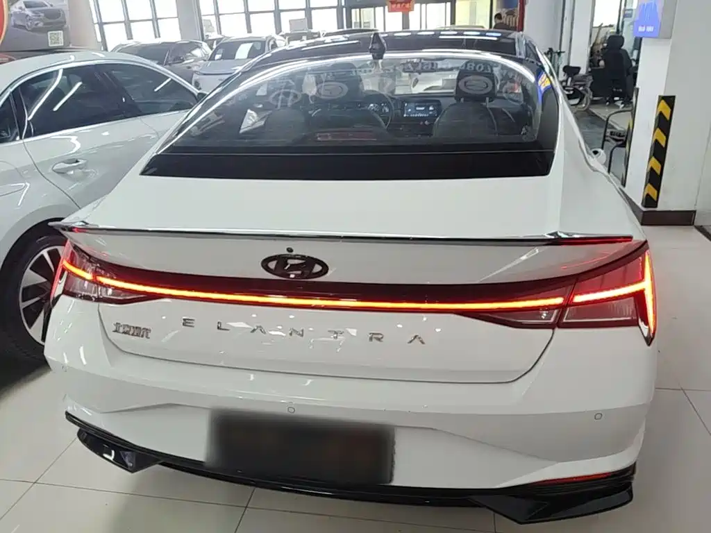 Hyundai Elantra — миниатюра 6