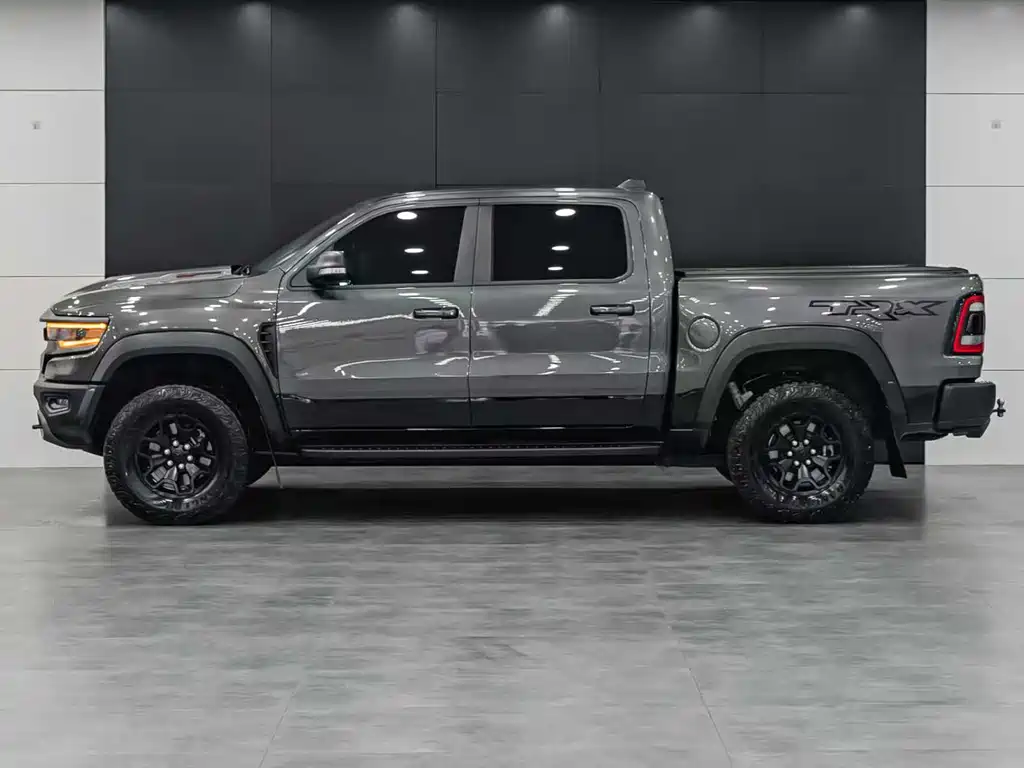 Ram Trucks 2022 6.2T AT