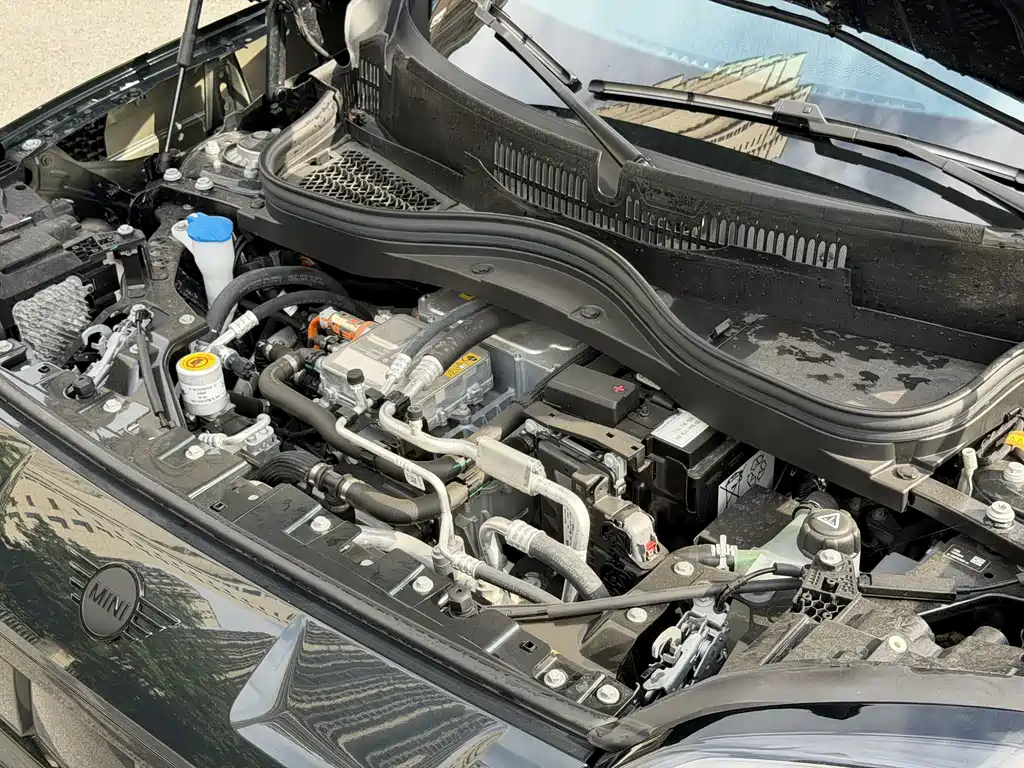 MINI Aceman EV 2024 SE Racer
