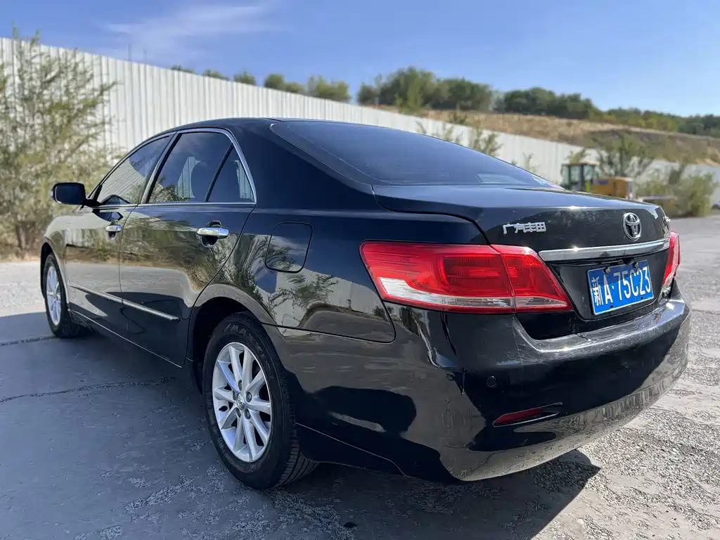 Toyota Camry — миниатюра 9