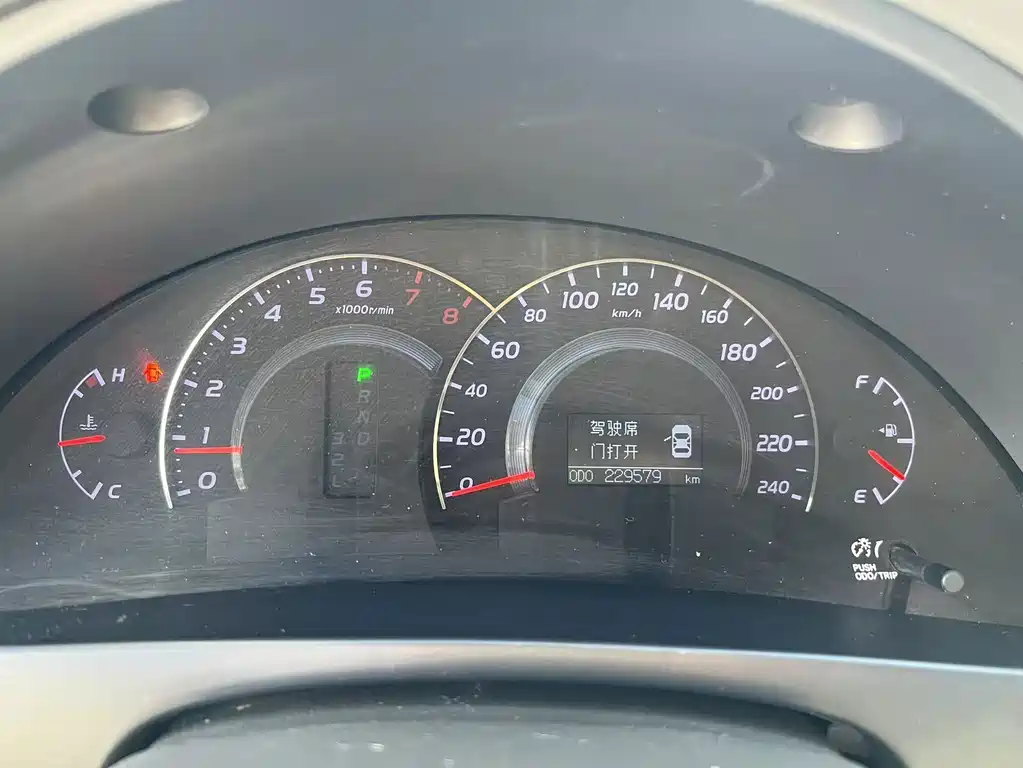 Toyota Camry — миниатюра 17